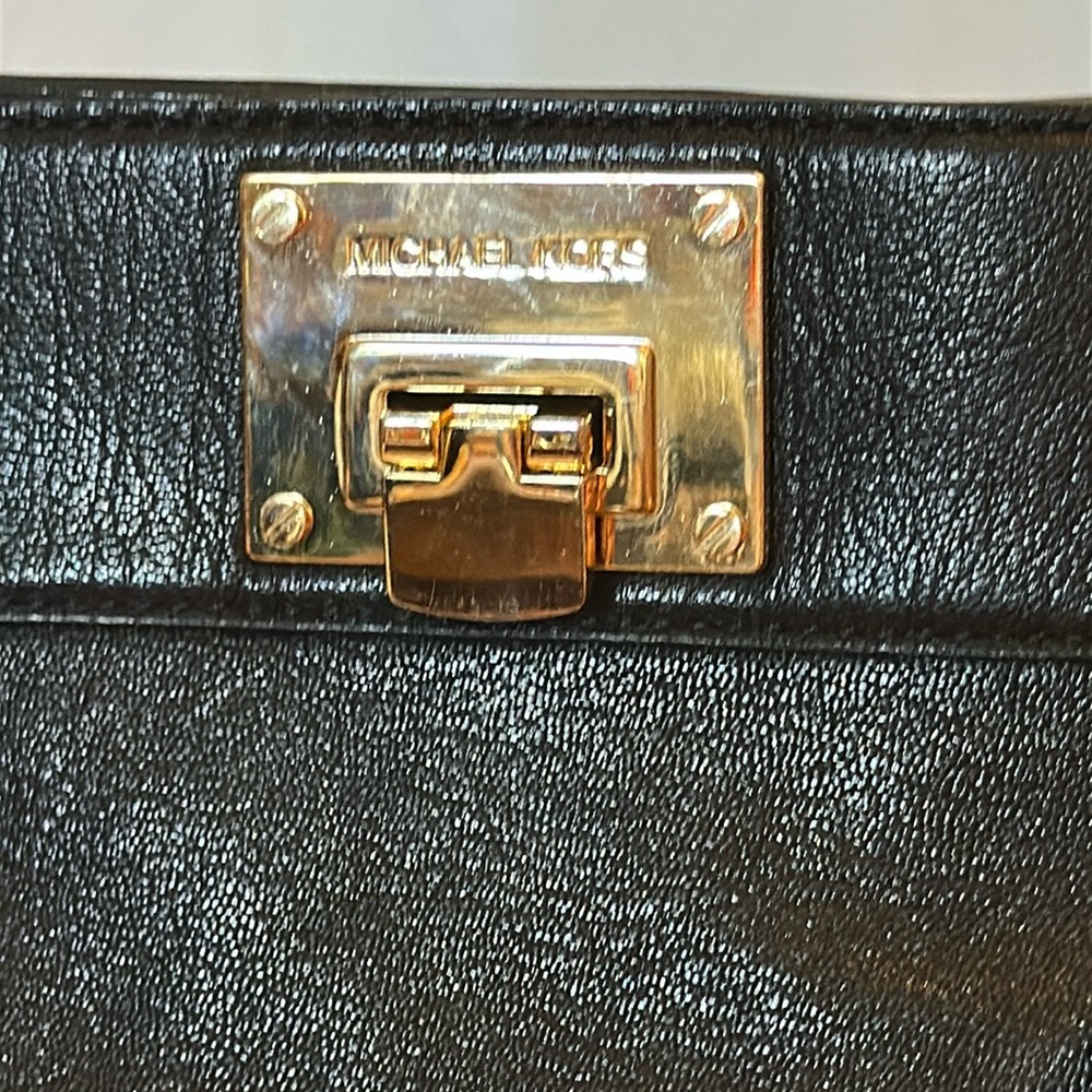 Michael Kors Snaplock Handbag Purse - Picture 3 of 17